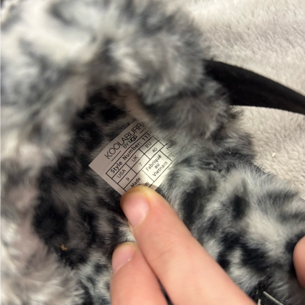 UGGs - Picture 3 of 3